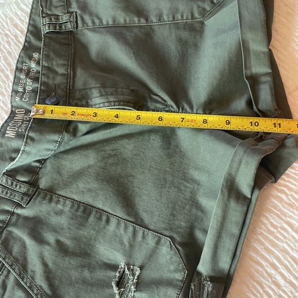 Mossimo mid rise olive green cargo short - Picture 6 of 7